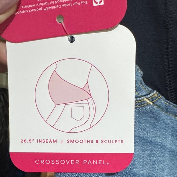 🍗 Isabel Maternity by Ingrid & Isabel Distressed Blue Ankle Jeans - Picture 3 of 4